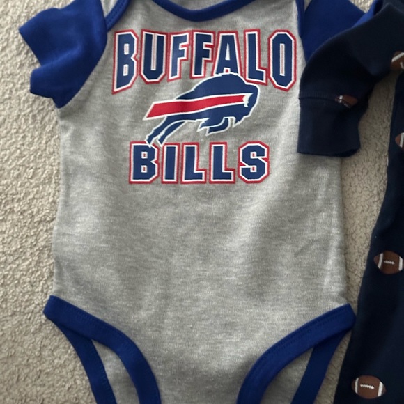 “Grow with baby” Buffalo bills baby lot- multiple sizes - Picture 2 of 5